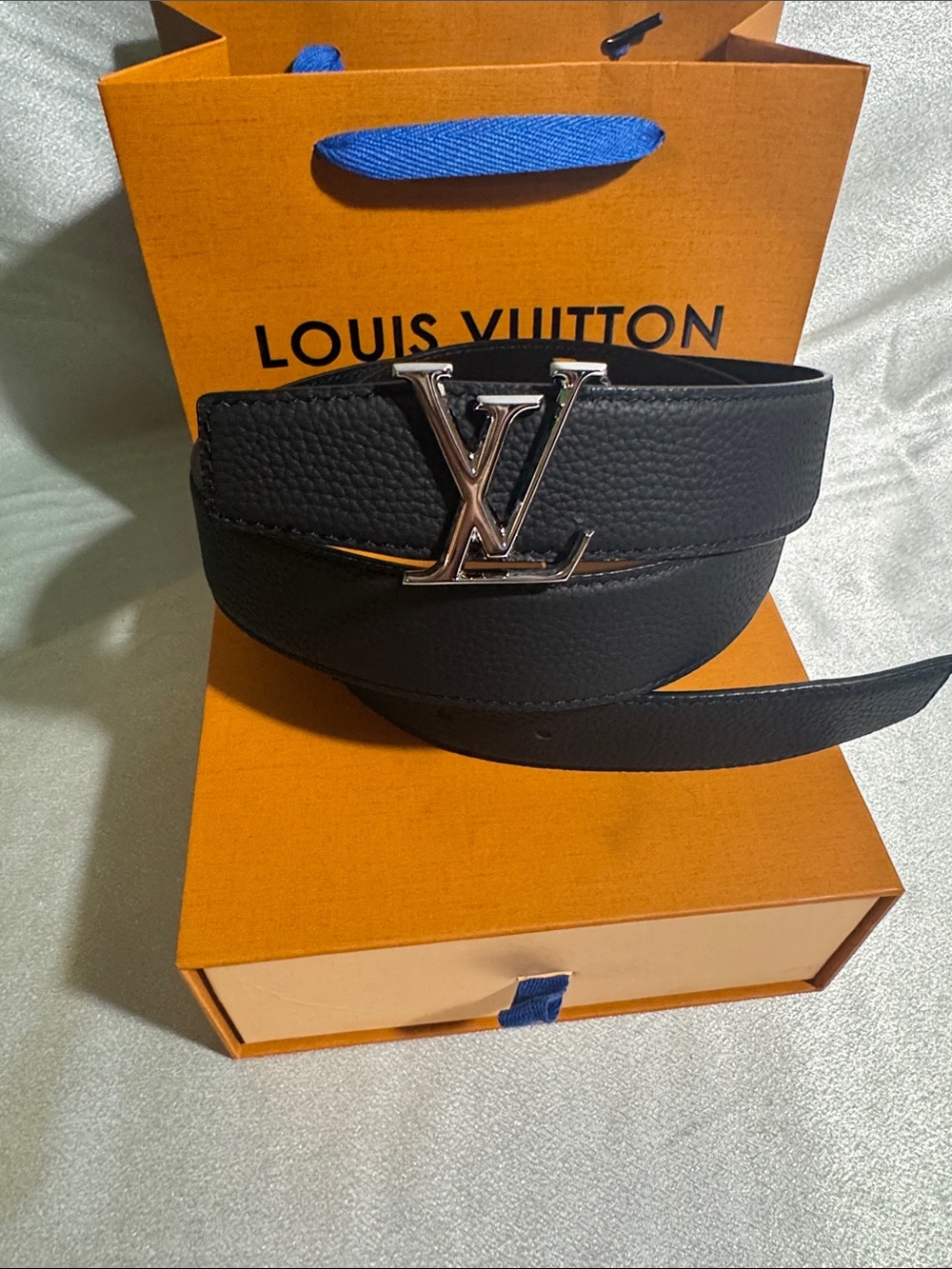 Louis Vuitton belt featuring a polished silver-toned LV initials buckle🔥New! - Picture 2 of 11